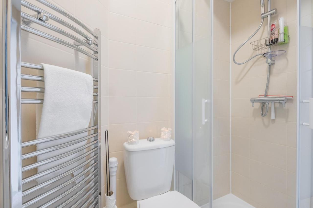 Cosy Two Bed For Family And Contractors By O&j Real Estate Apartment