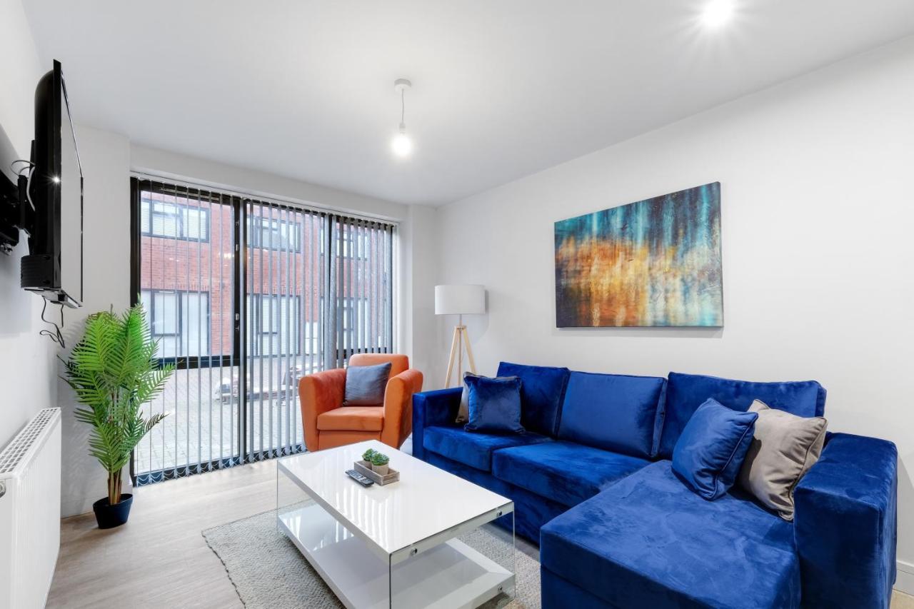 Apartment Infra Mews: Versatile For Extended *