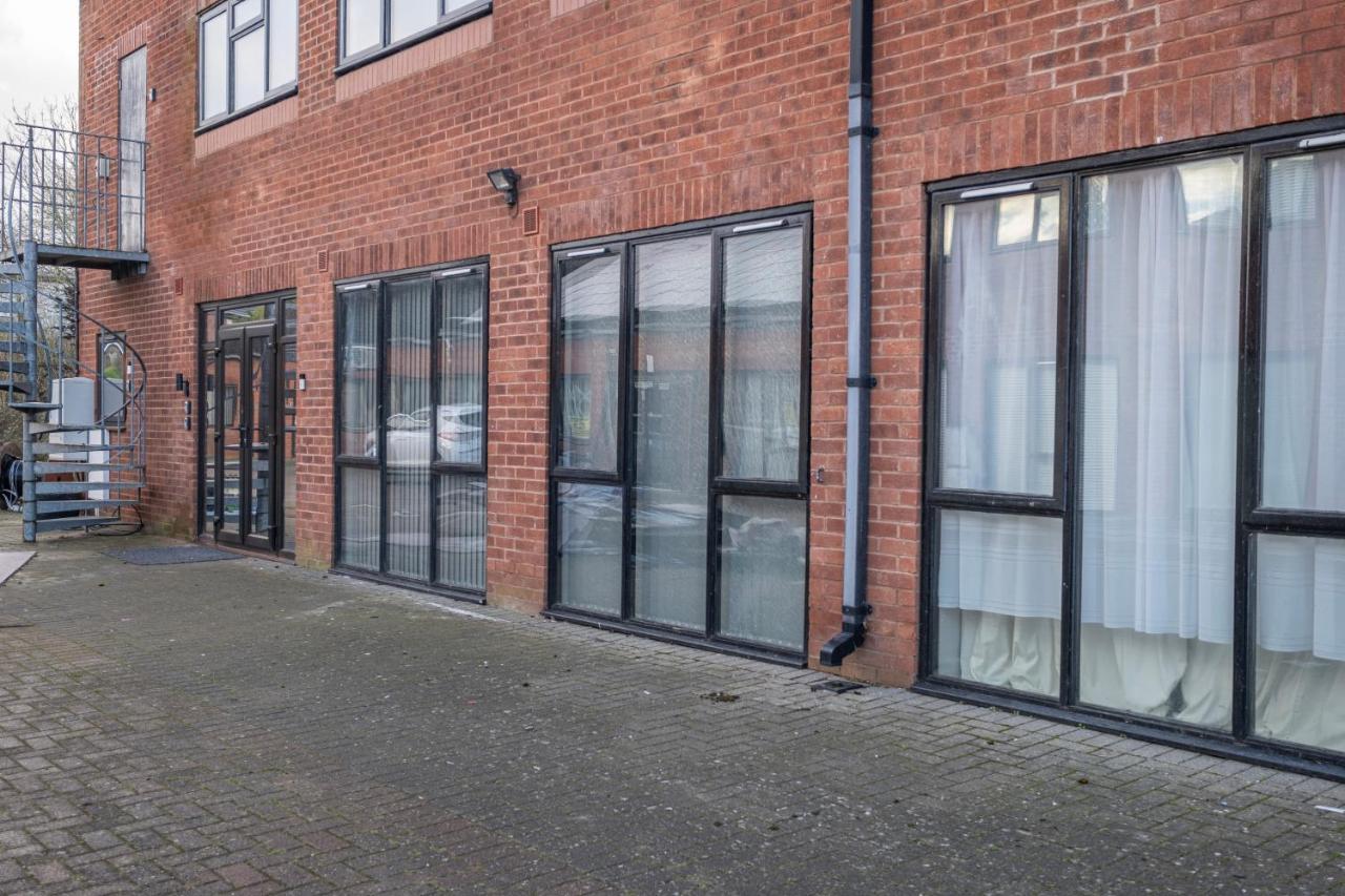 Infra Mews: Versatile For Extended * Milton Keynes