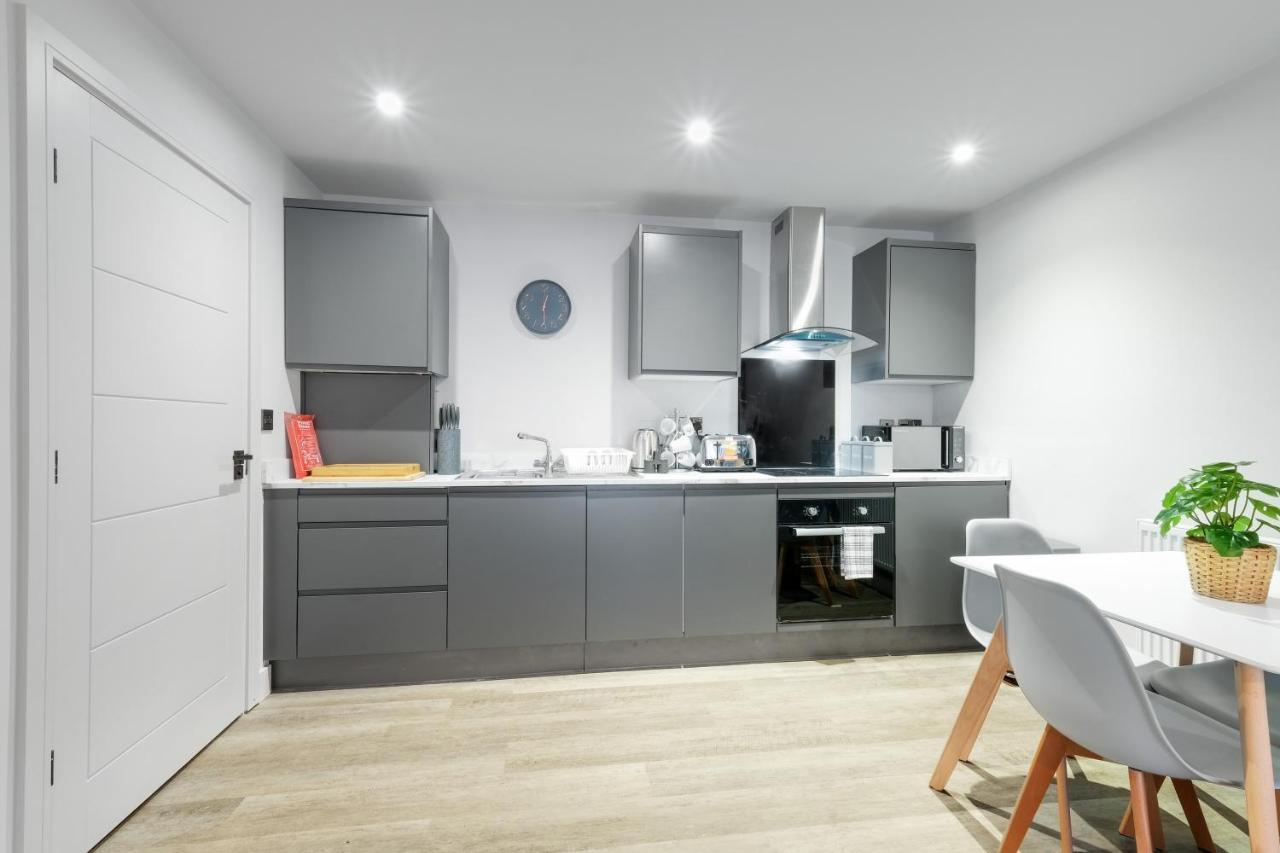 Apartment Infra Mews: Versatile For Extended