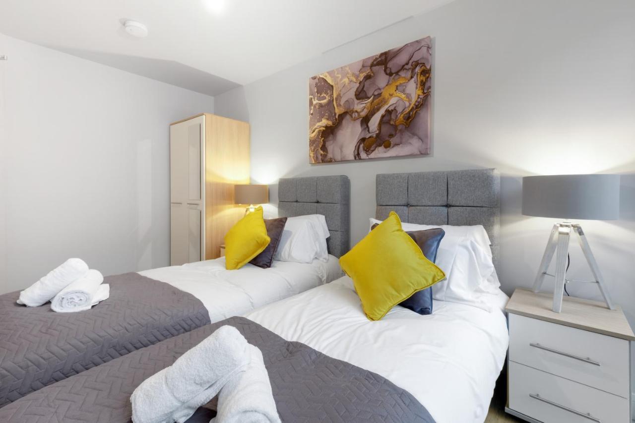 Infra Mews: Versatile For Extended Apartment