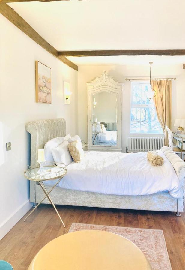 The Willowford Bed & Breakfast Milton Keynes