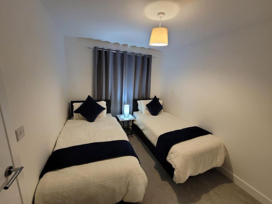 New Build With Wi-fi, Smart Tv, Dedicated Office Floor, Large Terrace And Free Parking *