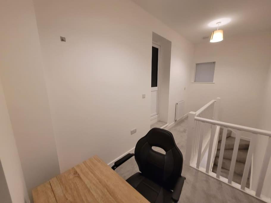 Holiday home New Build With Wi-fi, Smart Tv, Dedicated Office Floor, Large Terrace And Free Parking *