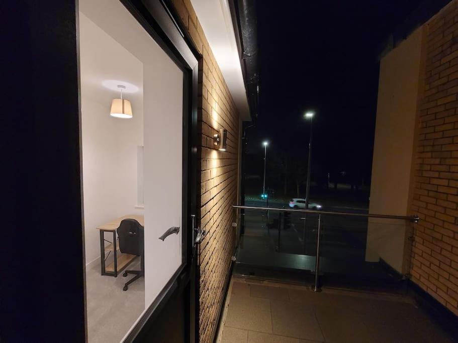 New Build With Wi-fi, Smart Tv, Dedicated Office Floor, Large Terrace And Free Parking