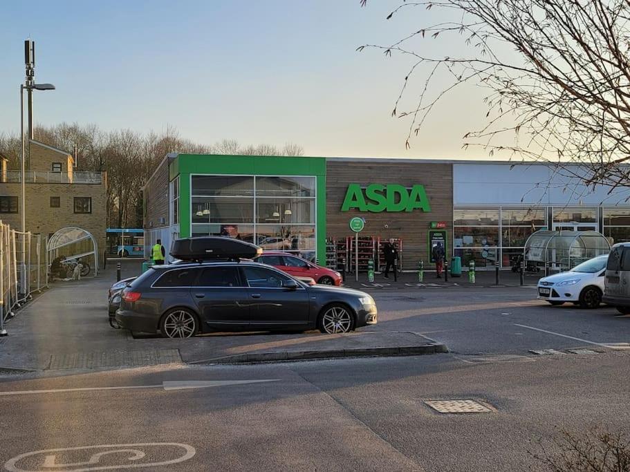 New Build With Wi-fi, Smart Tv, Dedicated Office Floor, Large Terrace And Free Parking * Milton Keynes