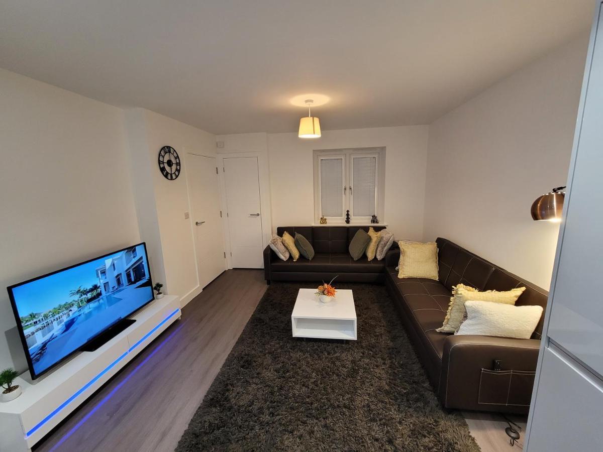 Holiday home New Build With Wi-fi, Smart Tv, Dedicated Office Floor, Large Terrace And Free Parking