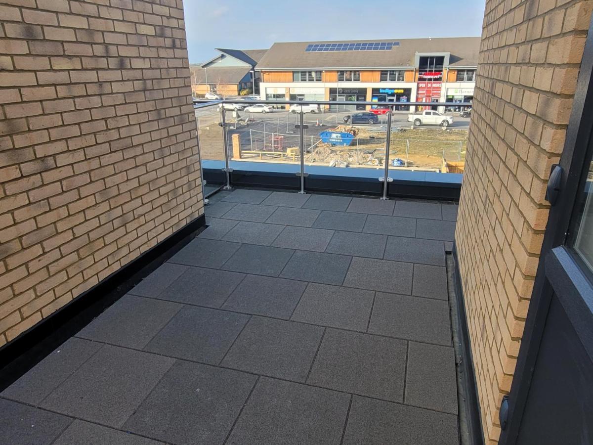 New Build With Wi-fi, Smart Tv, Dedicated Office Floor, Large Terrace And Free Parking * Milton Keynes