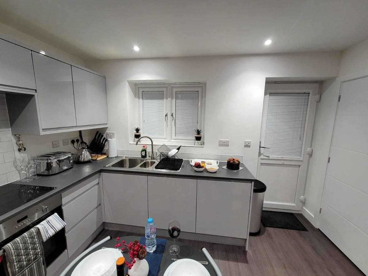 New Build With Wi-fi, Smart Tv, Dedicated Office Floor, Large Terrace And Free Parking Holiday home
