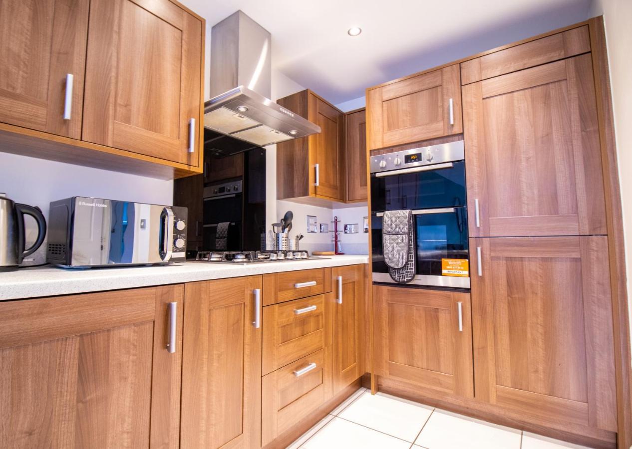 Holiday home 4br Contractor Town House 2.5bathrooms, 2 Free Parking Spaces Managed By Chique *