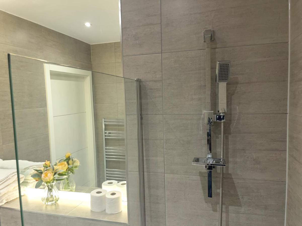 Lovely 2 Double Bedroom Flat With Free Parking - At The Atrium Mk *