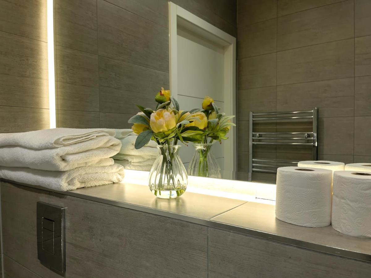 Lovely 2 Double Bedroom Flat With Free Parking - At The Atrium Mk Apartment Milton Keynes