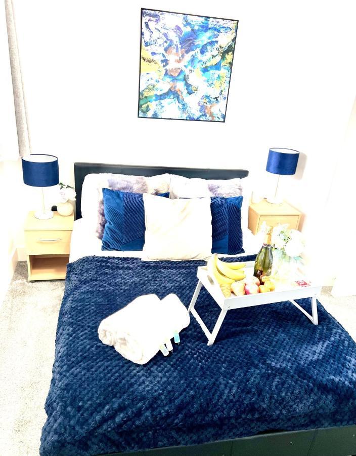 Luxurious Mk City Apartment- Walk To Train Station, Smart Tv With Netflix, Disney Plus & Prime! Apartment Milton Keynes