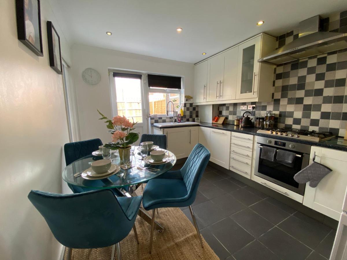 Apartment Host & - Cotman Close