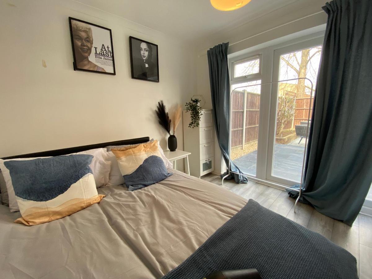 Apartment Host & - Cotman Close *