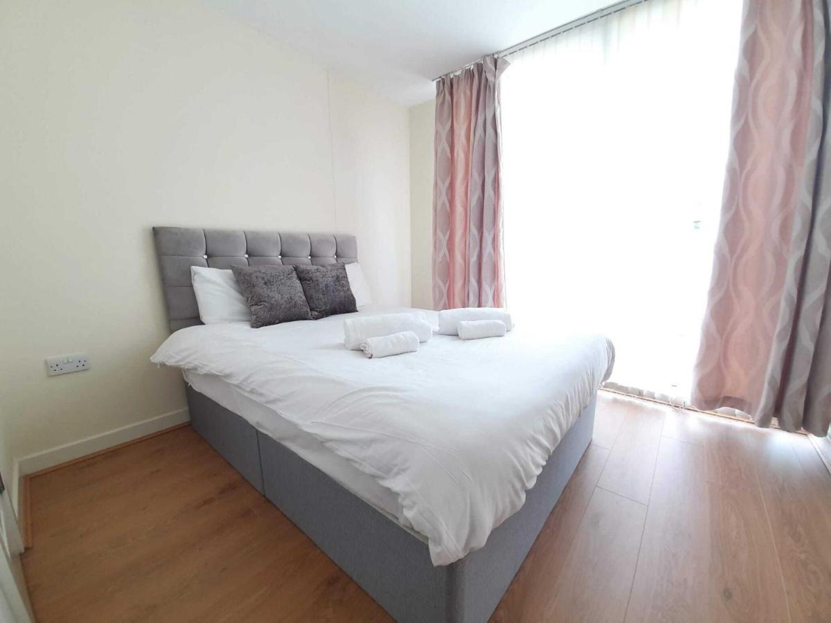 Dazzon - Hub - Central Mk Apartment *