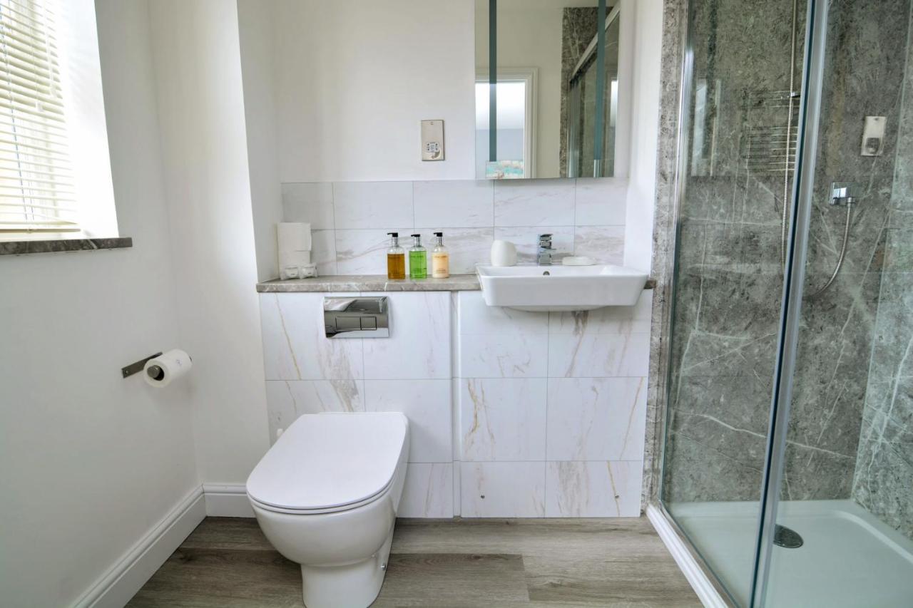 Brightleap Apartments: Modern Home-away With Entertainment & Amenities Apartment Milton Keynes