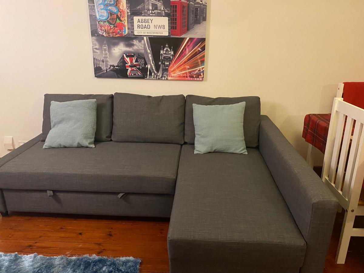 Charming Entire 1-bedroom Flat In *
