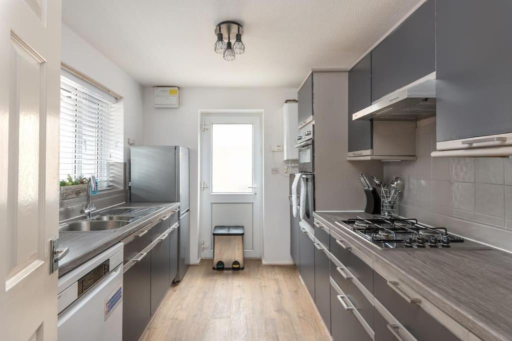Yoko's View Cottage: Detached With Parking & Entertainment Holiday home *