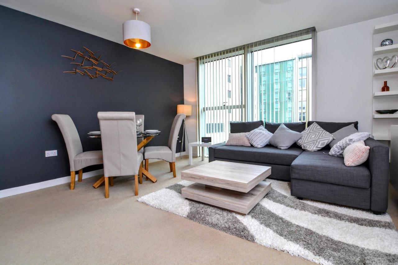 Apartment Brightleap Centre: Stylish Home-away With Smart Amenities