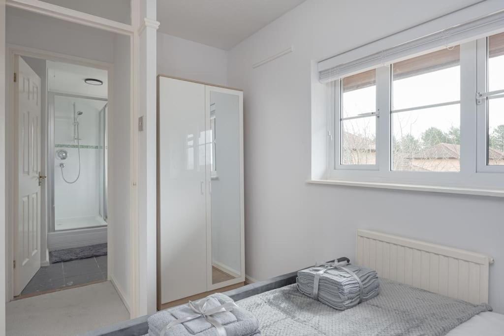 Yoko's View Cottage: Detached With Parking & Entertainment Milton Keynes