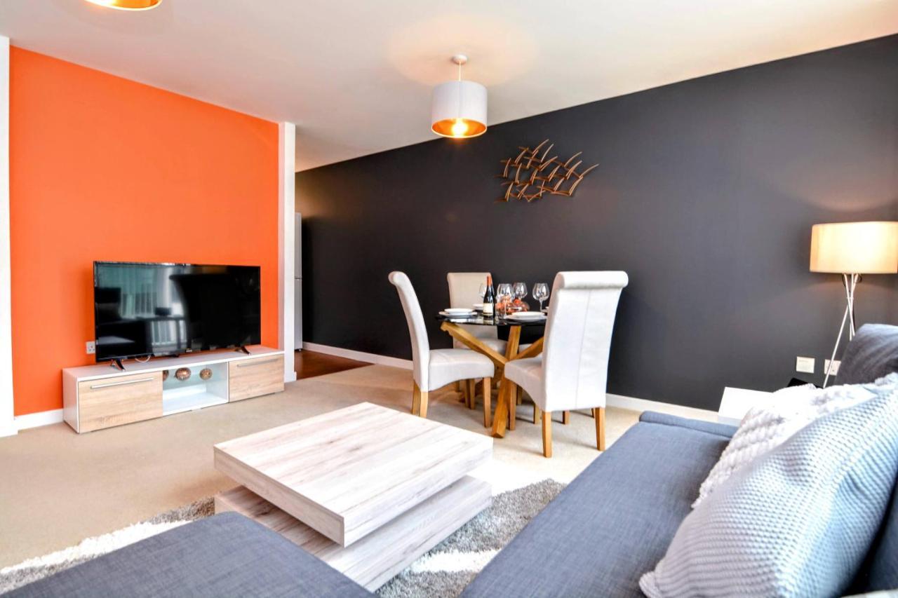 Brightleap Centre: Stylish Home-away With Smart Amenities Milton Keynes