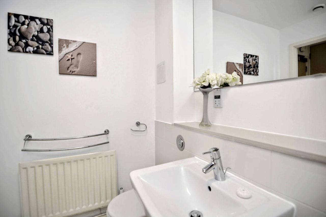 Brightleap Centre: Stylish Home-away With Smart Amenities * Milton Keynes