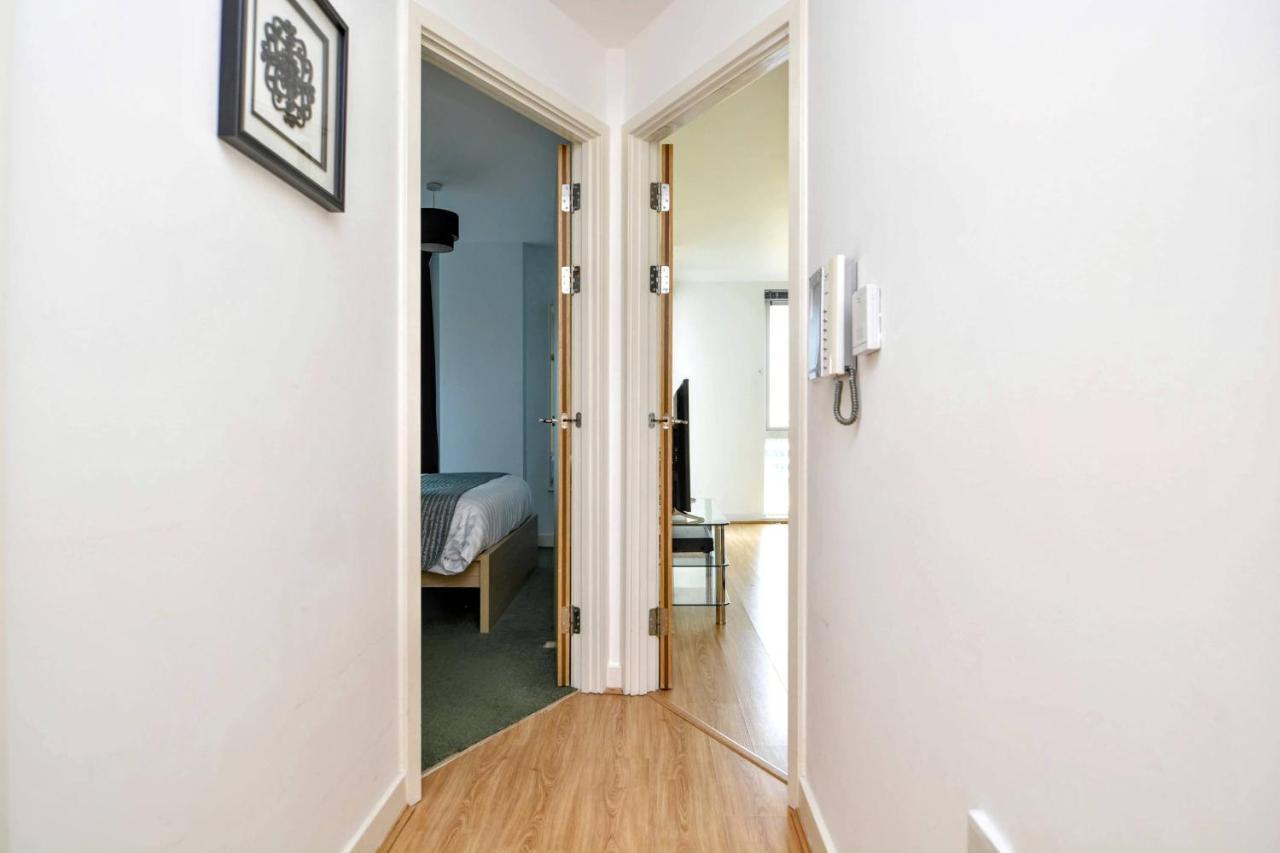 Brightleap Centre: Stylish Home-away With Smart Amenities Apartment