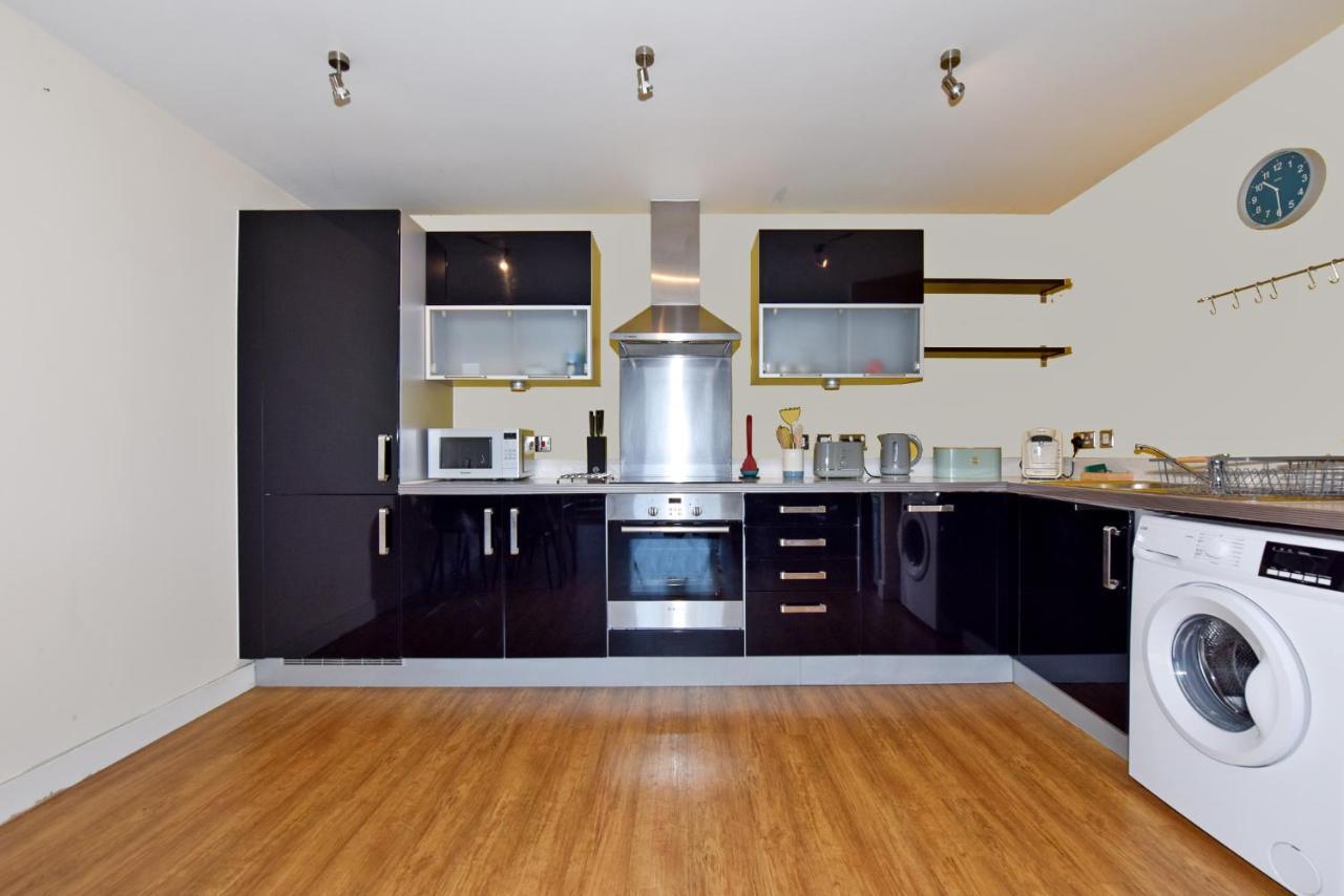 Apartamento The Vizion Serviced From Pincott - Free Parking, Private Balcony, And Wifi *