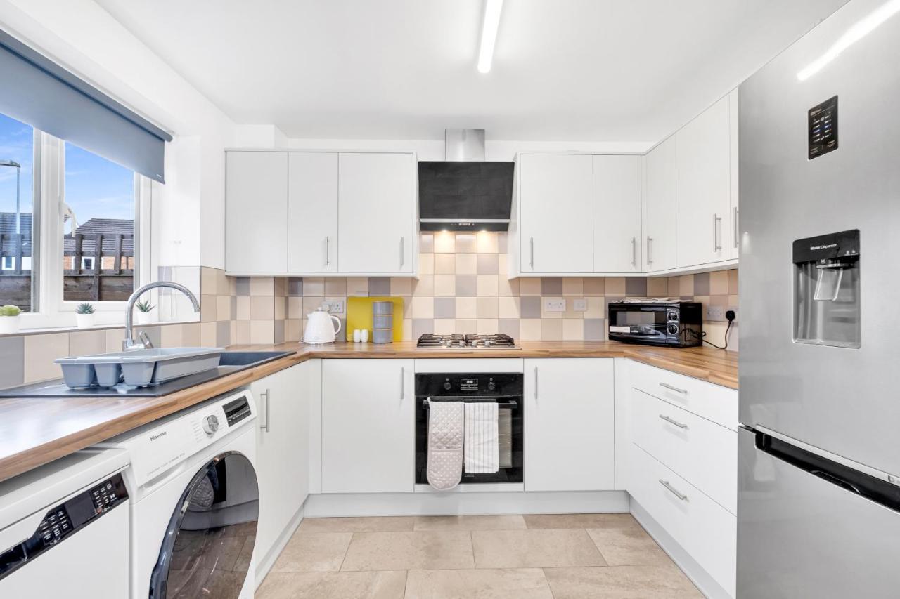 Contractors Retreat 3 Bed House, Sleeps Up To 7, Free Parking *