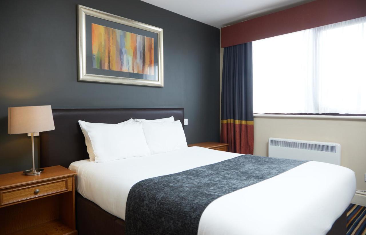 The Broughton By Greene King Hotel