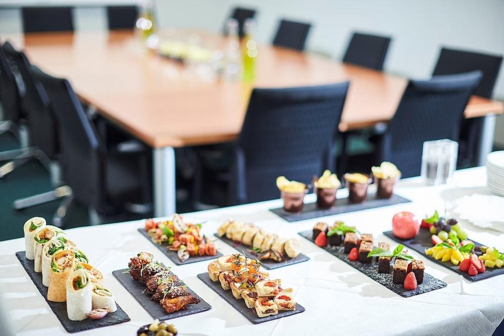 Hotel Kents Hill Park Training & Conference Centre