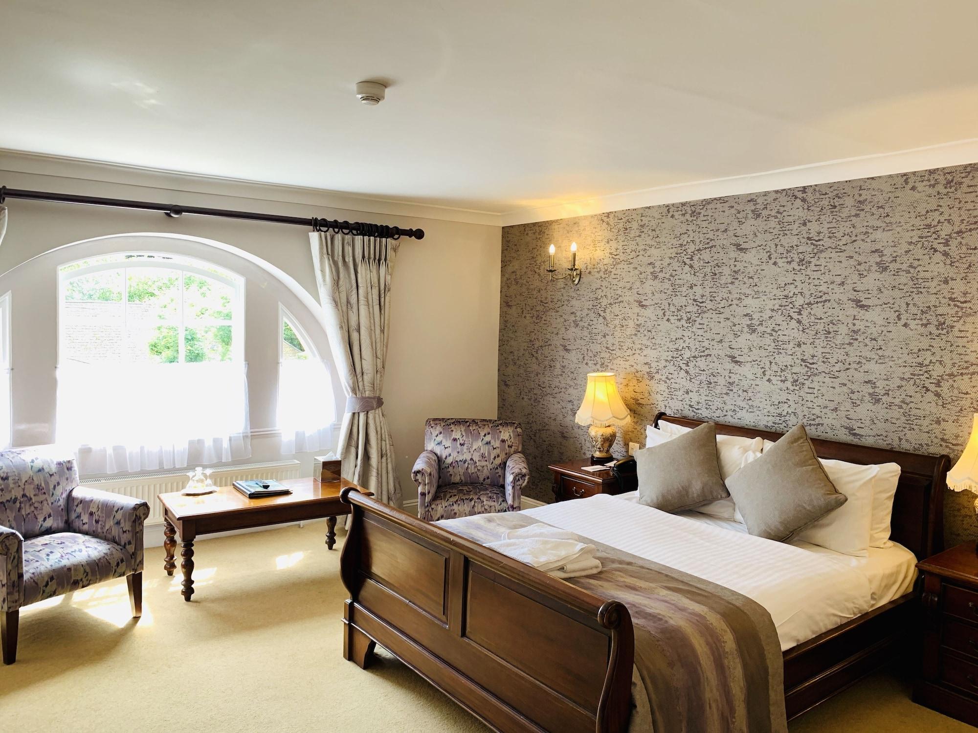 Western Moore Place Hotel 3*