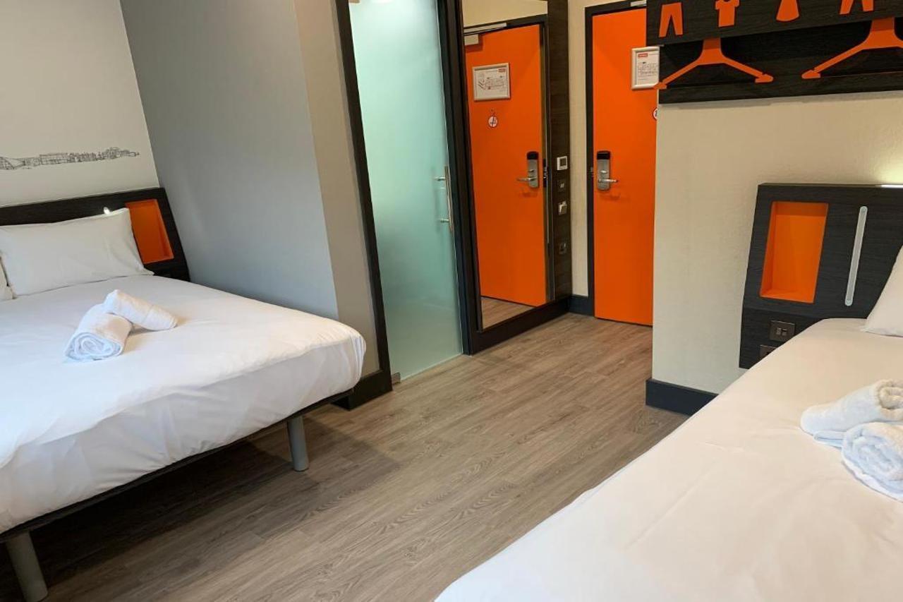 Hotel Easyhotel