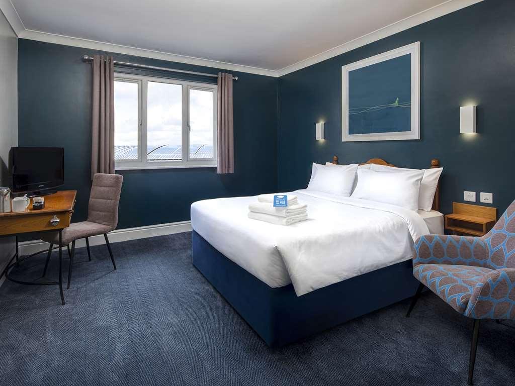 Travelodge Shenley Church 3*