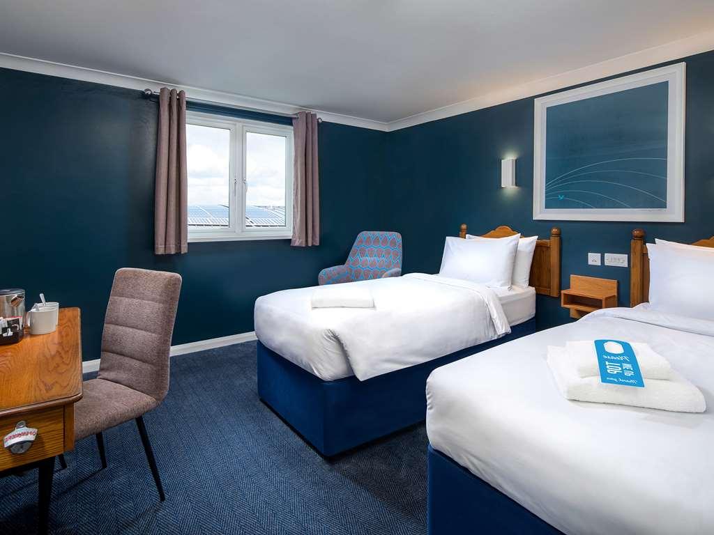 Travelodge Shenley Church Hotel 3*