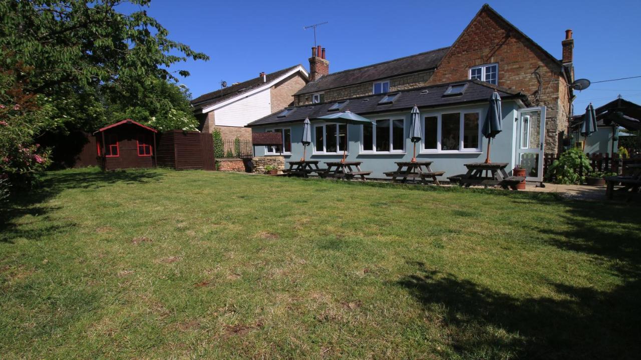 Bed & Breakfast The White Lion At Wicken Milton Keynes