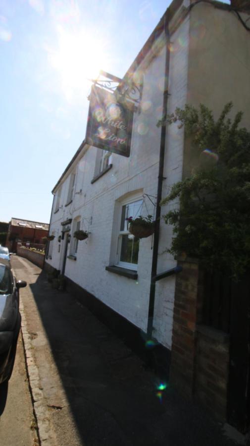 The White Lion At Wicken Bed & Breakfast *
