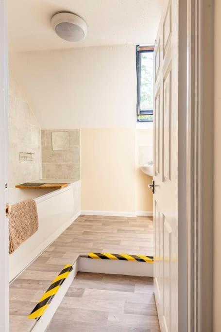 Charming Entire 2-bedroom House In