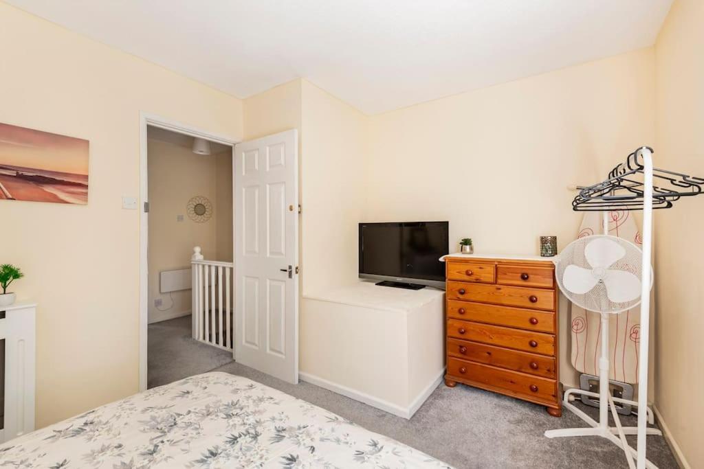 Charming Entire 2-bedroom House In