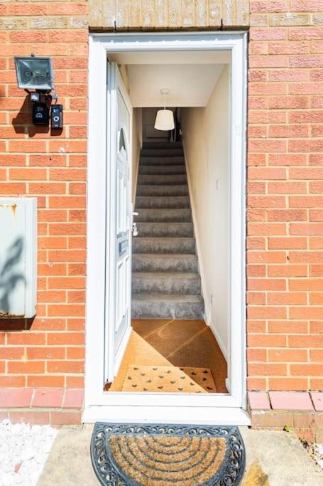Charming Entire 2-bedroom House In Holiday home