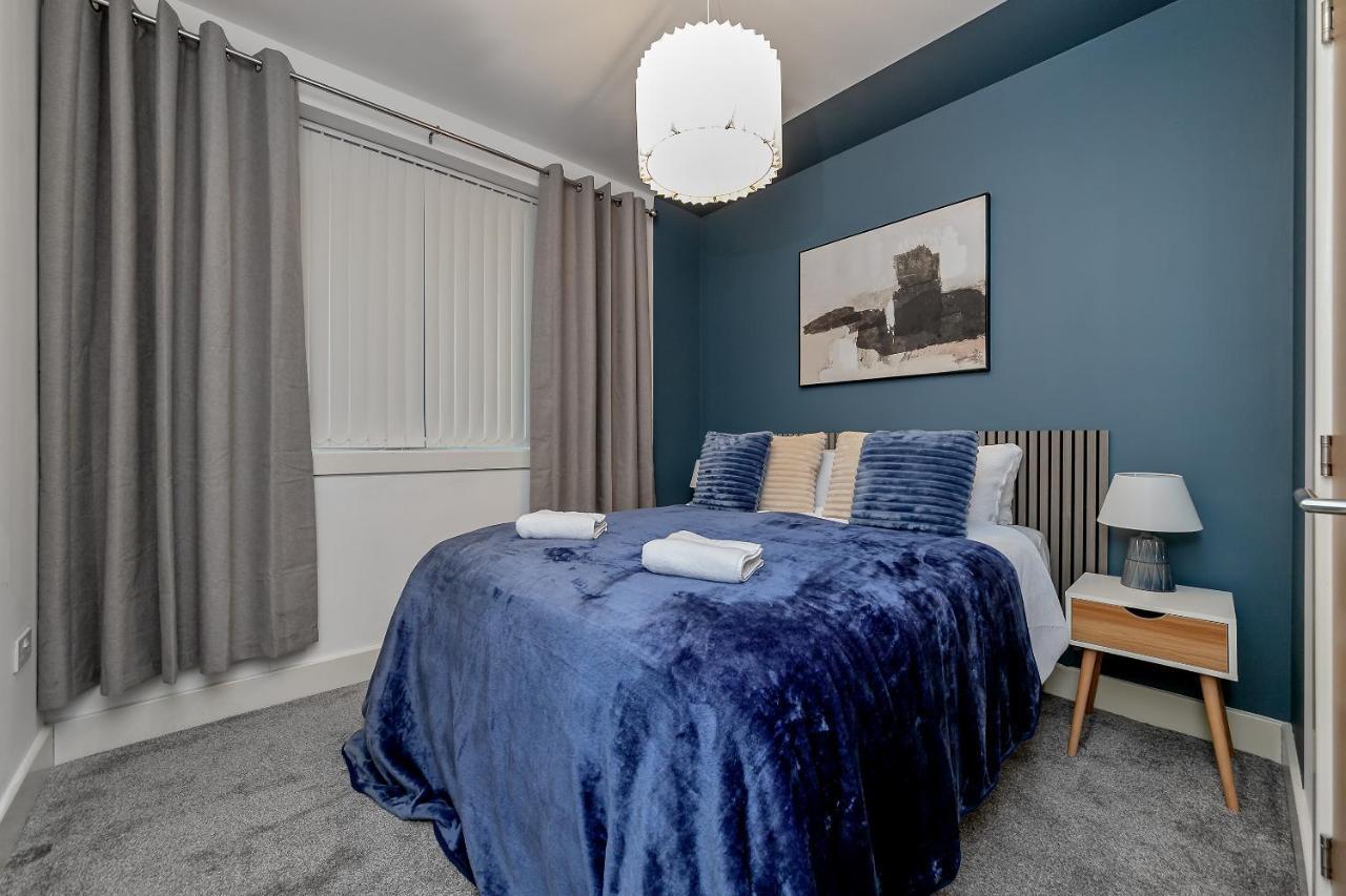 The Juke Box Suite: Centre With Parking Apartment *