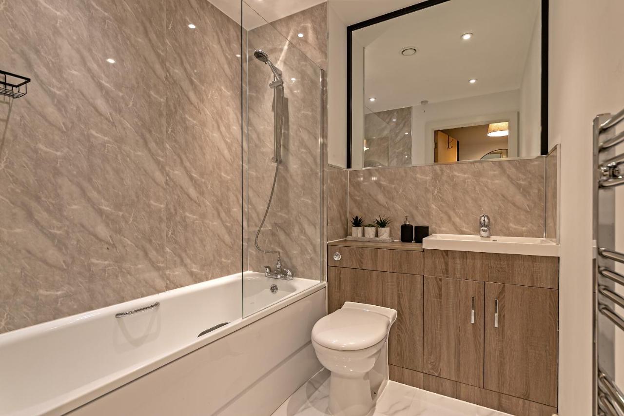 The Juke Box Suite: Centre With Parking Apartment Milton Keynes