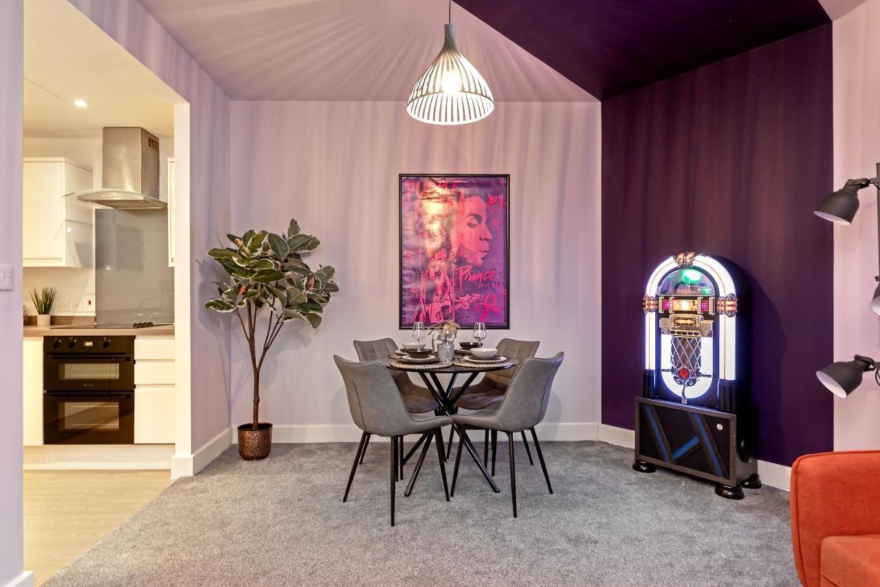 Apartment The Juke Box Suite: Centre With Parking *