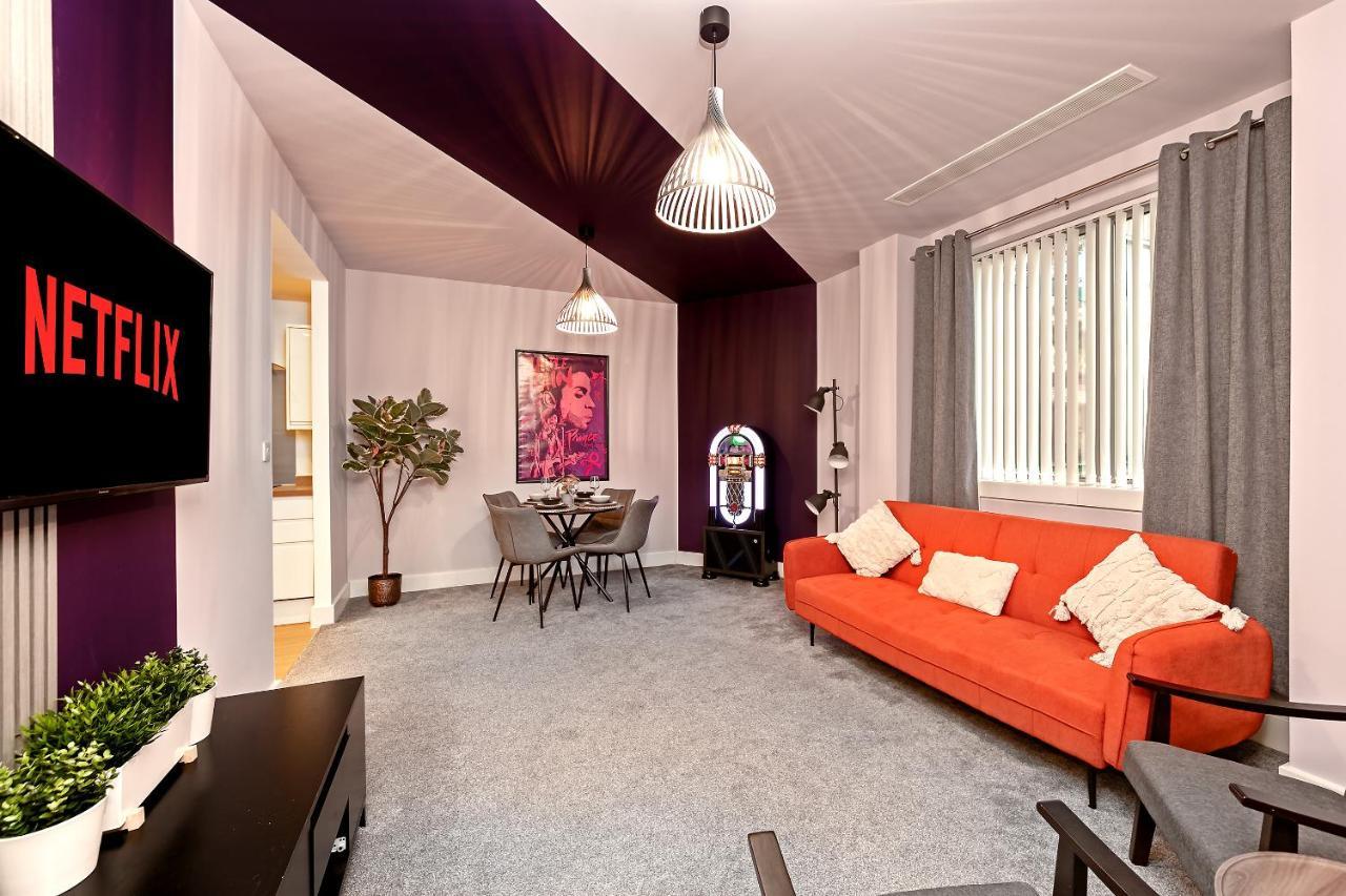 The Juke Box Suite: Centre With Parking * Milton Keynes