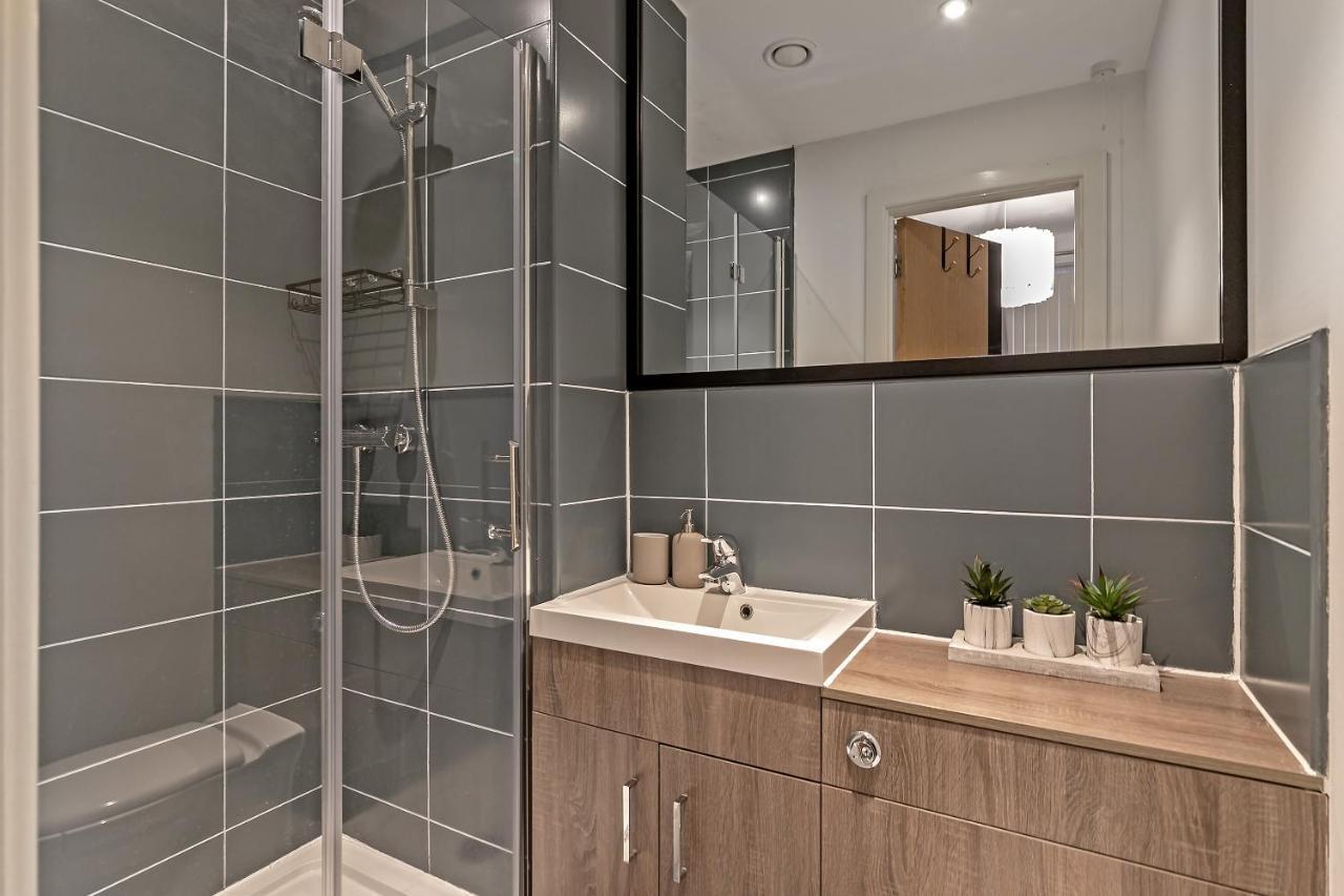 The Juke Box Suite: Centre With Parking Milton Keynes
