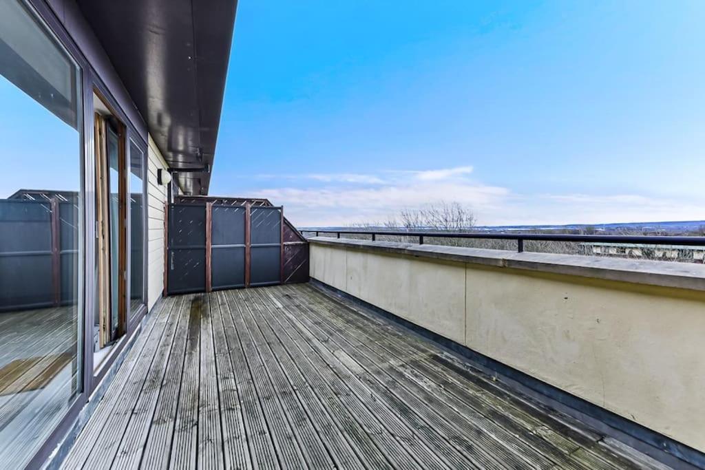 Large Group & Contractor Booking! Duplex W/parking Apartment Milton Keynes