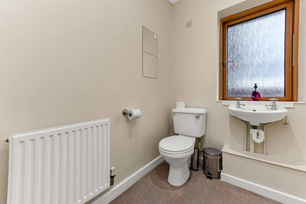 Apartment Large Group & Contractor Booking! Duplex W/parking