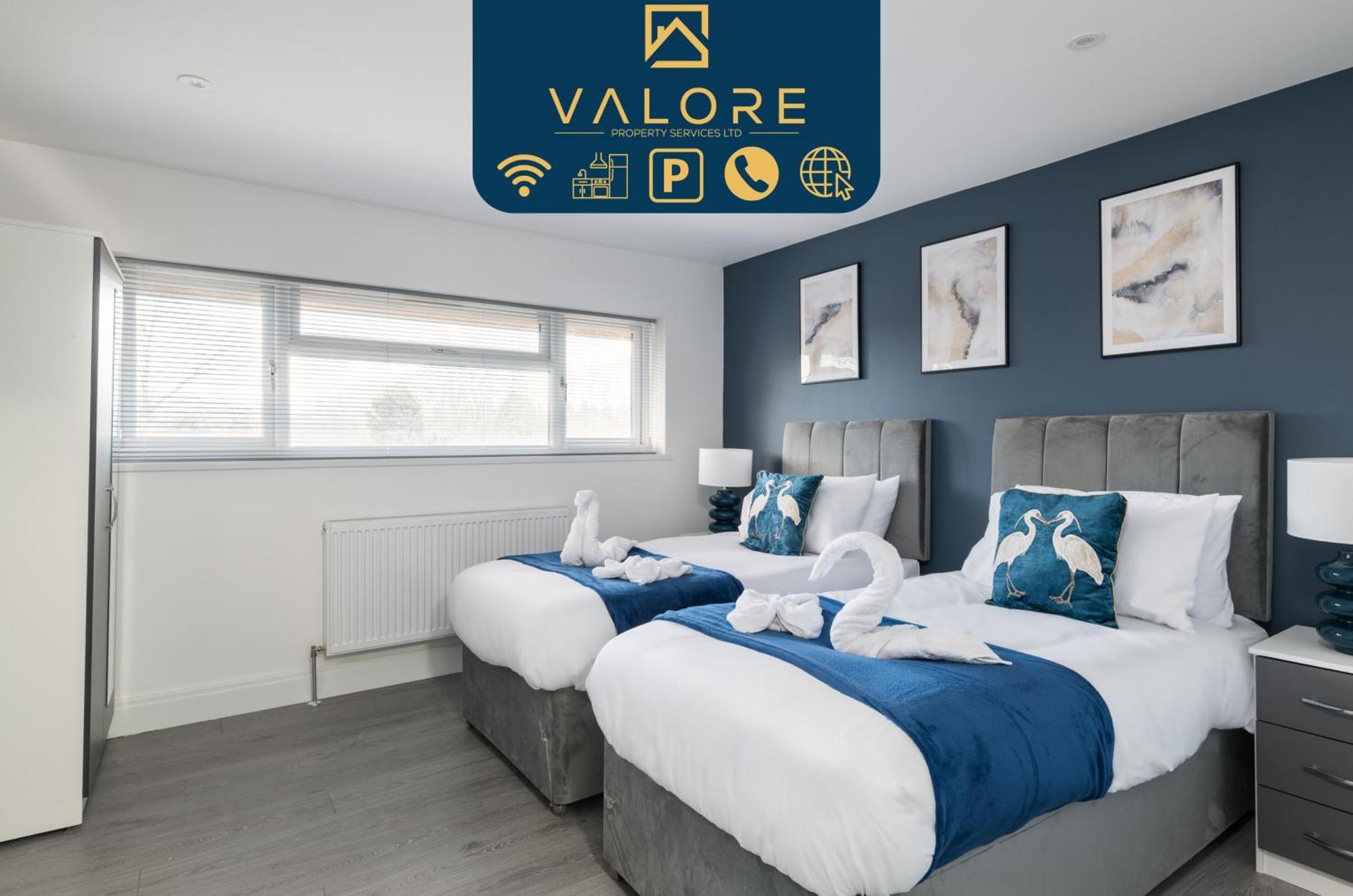4bed Perfect For Contractors & Long By Valore Services Holiday home Milton Keynes