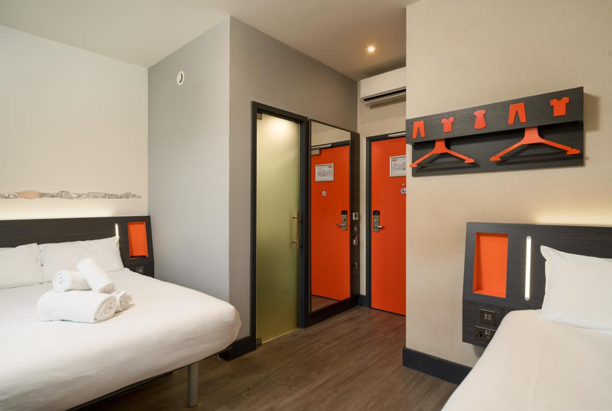 Easyhotel Hotel 3*
